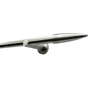 Gardinenstange Komplett-Set in Edelstahloptik, 231 cm lang, mit Endstück in Pfeilform.