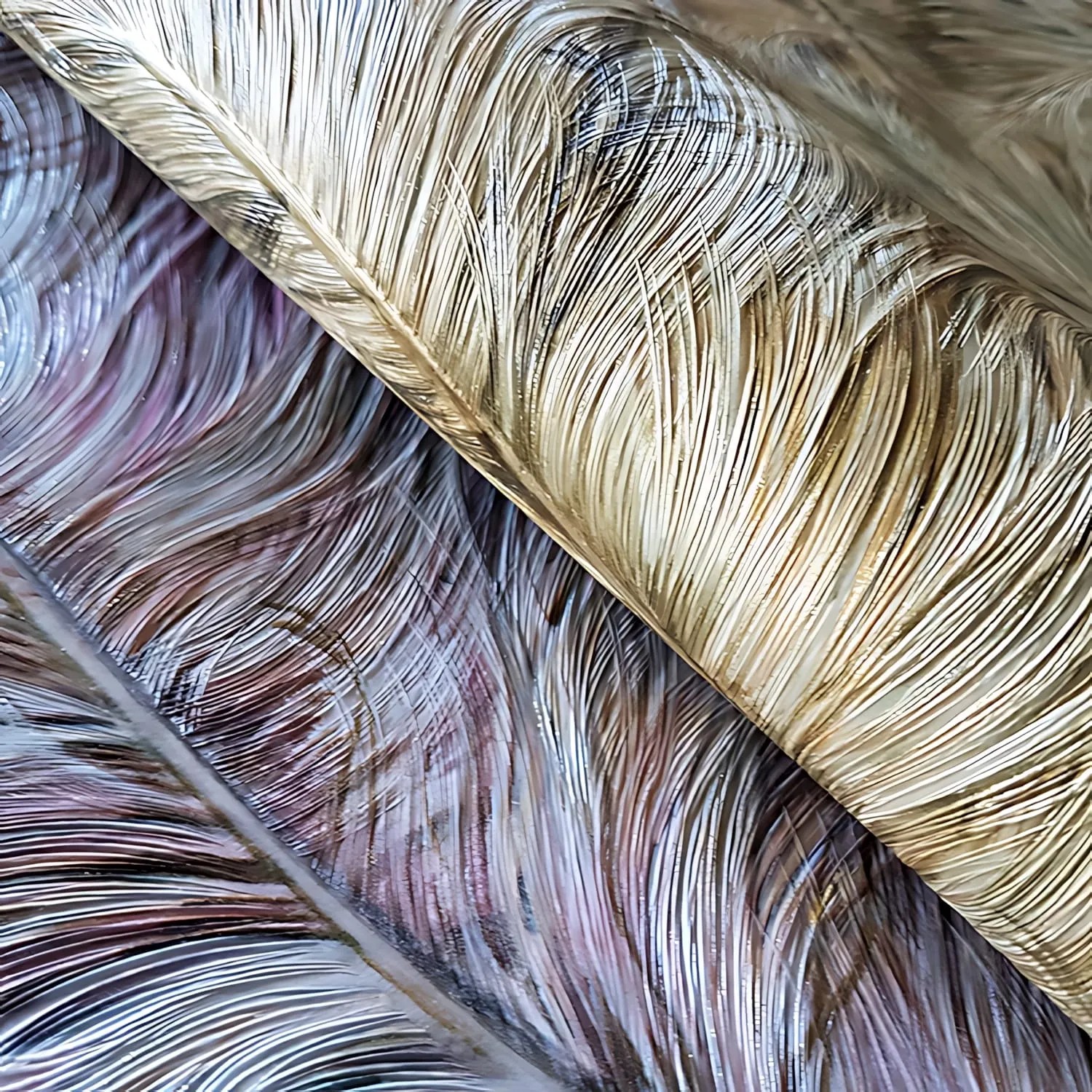 PROFHOME Tapete mit Federn in Gold, Elfenbein und Grün. Dekorative Vinyltapete mit glänzender Oberfläche.