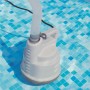Bestway Flowclear Tauchpumpe (80 W) im Pool. Chlorfeste Poolpumpe mit Schlauch zum Abpumpen.
