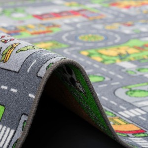 Detailansicht des bunten Pergamon Straßenteppichs mit Straßenlandschaften, 160x240cm.