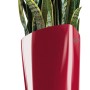 Lechuza Delta Premium Pflanzsäule, 75 cm hoch, scarlet rot, mit Grünpflanze.