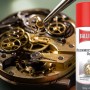 Ballistol Feinmechanik-Öl Spray 200 ml. Dose neben Uhrwerk, Zange hält Zahnrad. Für Schmierung, Rostschutz & Reinigung.