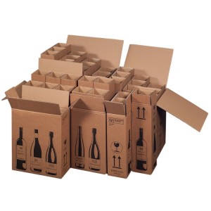Fünf braune PROREGAL Versandkartons für Weinflaschen mit 12 Fächern und Einlagen. Robuste Wellpappe für sicheren Flaschenversand.