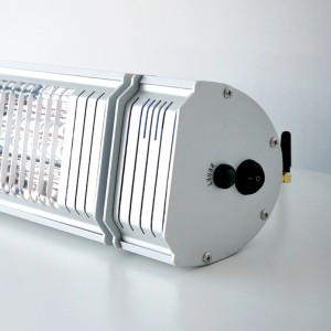 Detailaufnahme: Silberner Vasner Infrarot-Heizstrahler Appino 20 mit Bedienelementen.