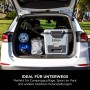 Ninja Kühlbox FrostVault im Kofferraum eines Autos. Ideal für Camping und Outdoor-Aktivitäten.