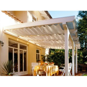 Floracord Vierecksonnensegel in Elfenbein (420x140cm) spendet Schatten auf Terrasse.