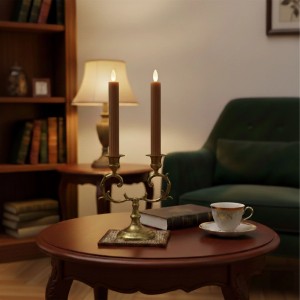 Relaxdays LED Stabkerzen 2er Set Echtwachs Coffee Flackernd mit Timer 25 cm x 2 cm