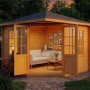 Imprägniertes Alpholz Gartenhaus Monica-40 mit Spitzdach, 300x300 cm, mit geöffneter Doppeltür und Fenstern.