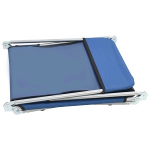 Zusammengeklappte, blaue vidaXL Klappliege (2er Set) aus Stahl und Stoff. Ideal für Garten und Strand.
