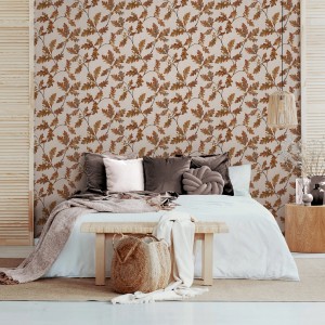 Marburg Vliestapete Nussbaum Floral in Braun-Gold an Schlafzimmerwand.