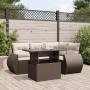 Braune 5-tlg. vidaXL Garten-Sofagarnitur aus Rattan mit Tisch und cremefarbenen Kissen.