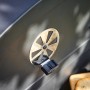 Detailaufnahme: Lüftungsschieber am Jamestown Holzkohlegrill Jaxon XL zur Temperaturregulierung.