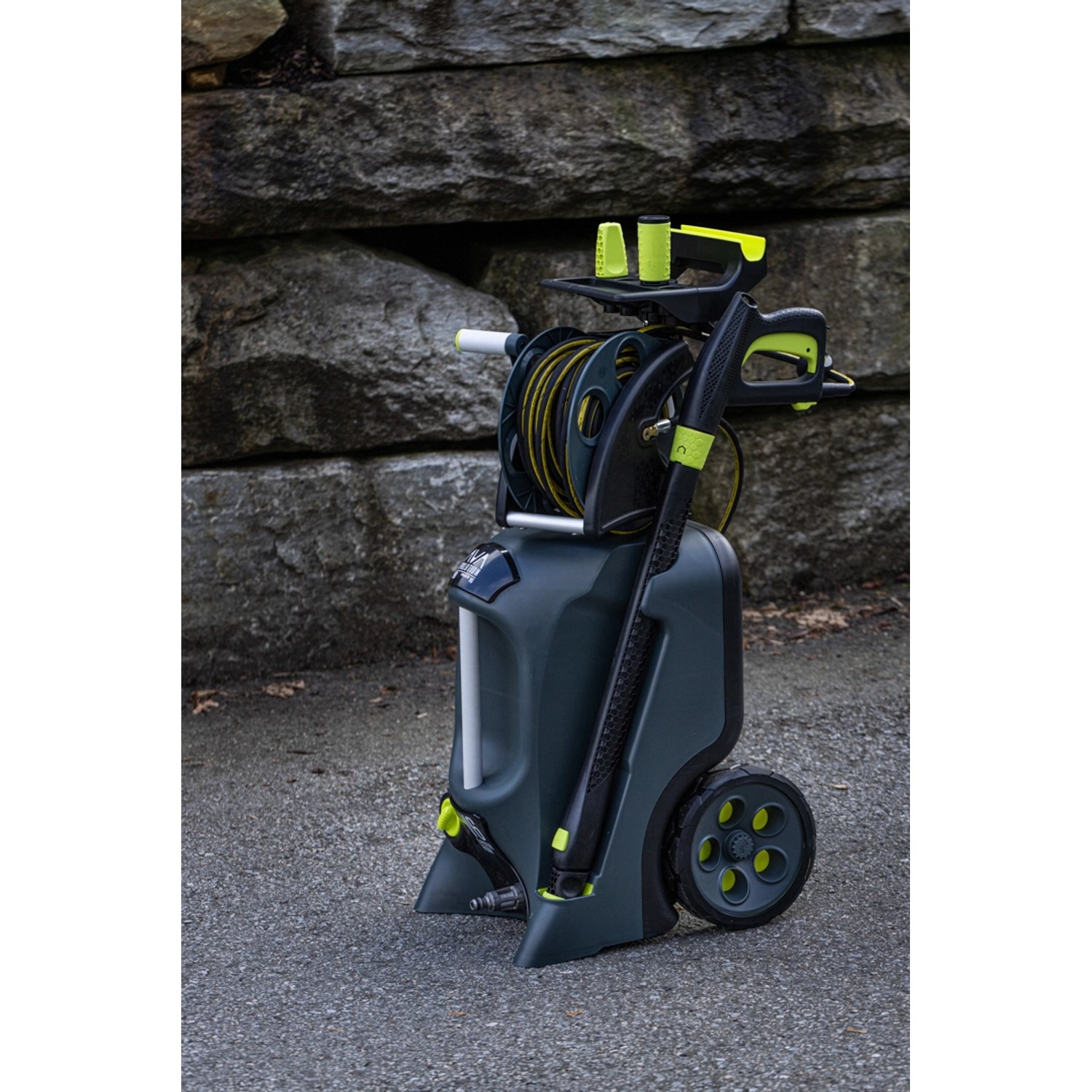 AVA Evolution P80 Hochdruckreiniger mit Schlauchtrommel, Lanze und Zubehör.