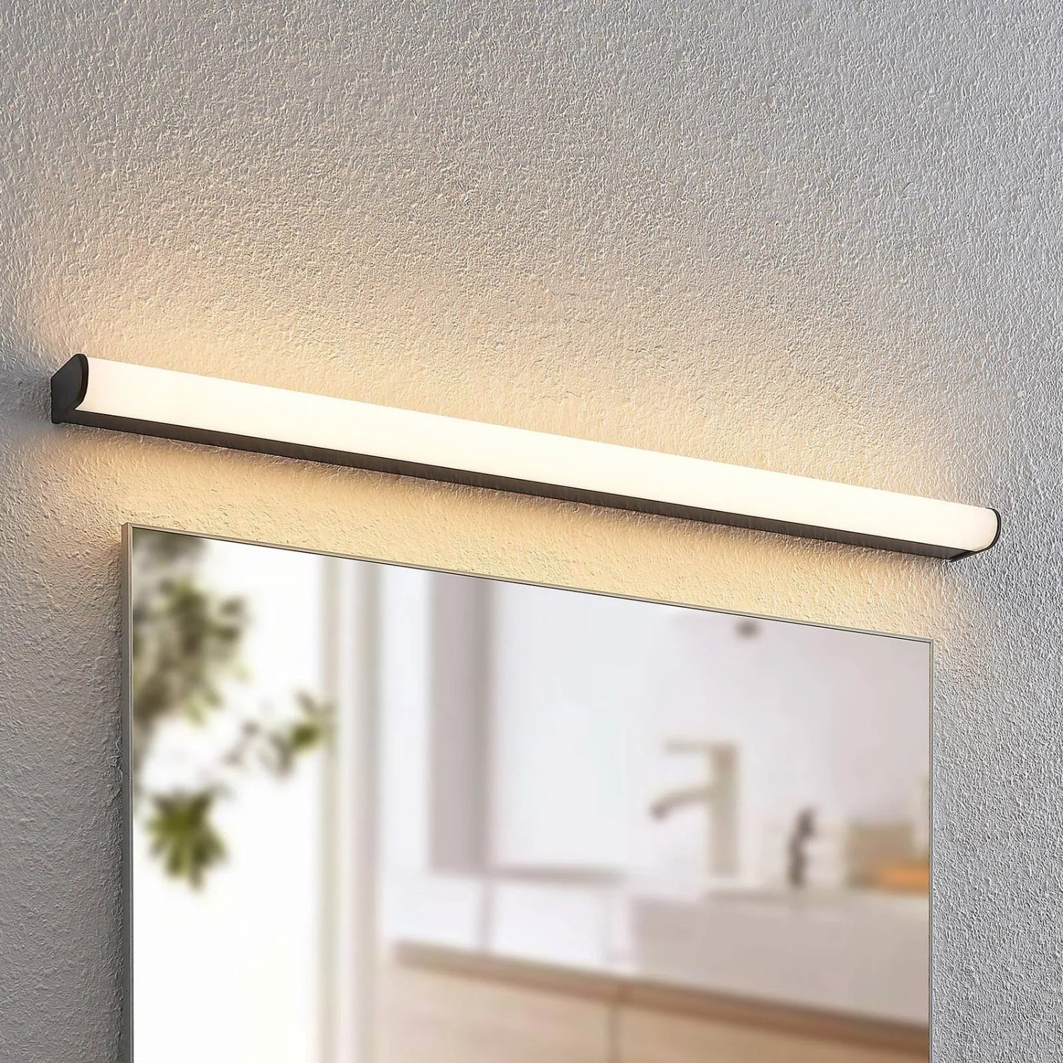 Moderne Lindby LED Bad Wandleuchte Ulisan, schwarz, aus Aluminium, spritzwassergeschützt.