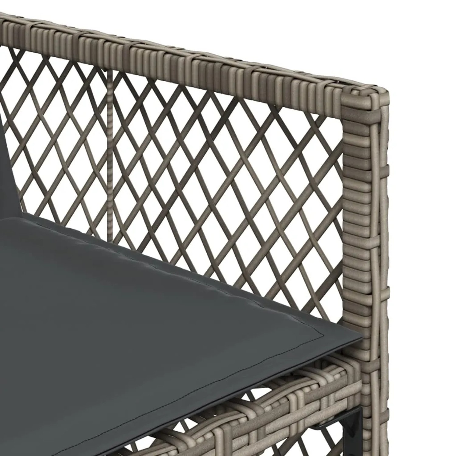 Detailansicht: Grauer Rattan Gartenstuhl mit dunklem Kissen, Teil der vidaXL Essgruppe.