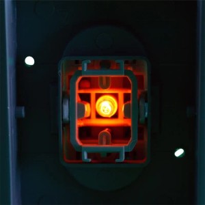 Grauer TEM Fontana Taster Indikator, orange leuchtend, IP44 für Feuchträume und Außenbereich.