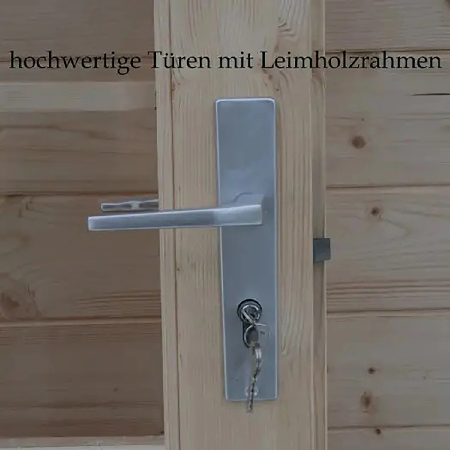 Detailaufnahme: Tür mit Metallgriff und Schlüssel des Alpholz Gartenhaus Bremen-28.