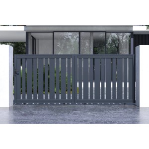 Graues Casanoov Aluminium Schiebetor 3,5m Veymont mit vertikalen Lamellen.