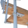 Detailaufnahme: Minka Comfort Top Mittelholmtreppe mit Buchenholzstufen und weißem Geländer.
