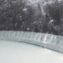 Detailaufnahme: Sprudelndes Wasser im Intex Greywood Deluxe Whirlpool mit Luftdüsen.