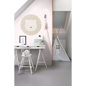 Beige, runde ESTAhome Tapete mit Tierkopf (Löwe) im Kinderzimmer, Durchmesser 70 cm.