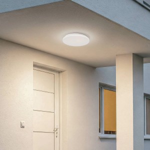 Lindby LED Deckenleuchten Kirkola 10019797 mit Bewegungsmelder Spritzwassergeschützt in Weiß 1-flammig