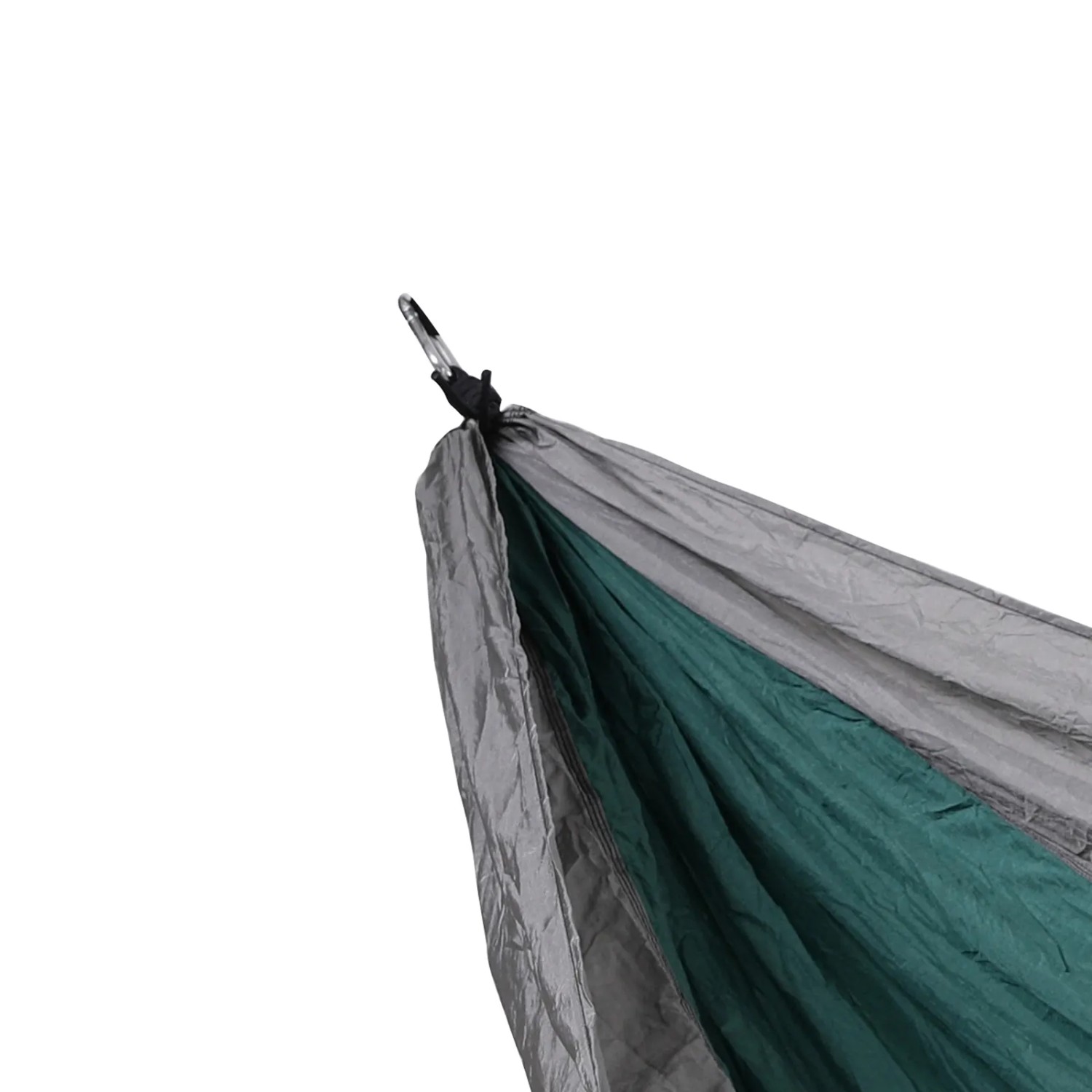 Detailaufnahme: Svita Hängematte in Grün/Hellgrau mit Karabiner zur Befestigung, ideal für Camping.