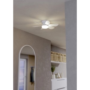 Weißer Eglo LED-Deckenventilator Clovelly (Ø 52cm) mit Flügeln und Beleuchtung.