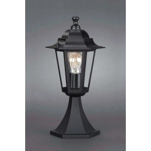 Schwarze Außensockelleuchte Molinella im klassischen Design für Garten und Terrasse.