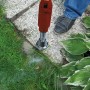 Rothenberger Elektro Unkrautvernichter im Einsatz: Unkrautbeseitigung auf Pflastersteinen.