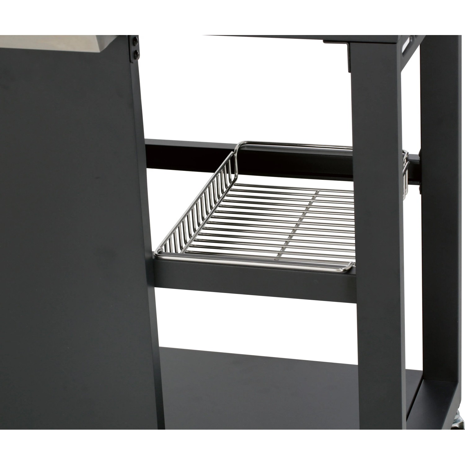 Detailansicht: Schwarze Outdoor-Küche mit Edelstahl-Gasgrill und Ablagekorb.