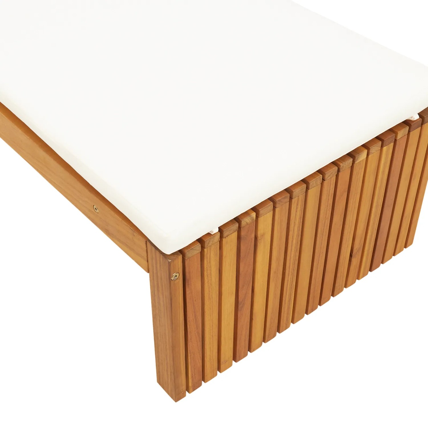 Detailansicht: vidaXL Sonnenliege aus Akazienholz mit creme Kissen. Gartenmöbel für entspannte Stunden.
