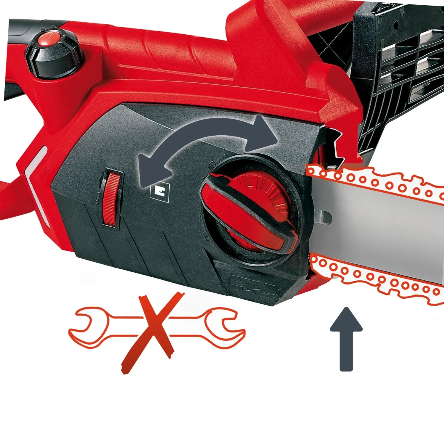 Detailaufnahme der Einhell GE-EC 2240 Elektro-Kettensäge mit werkzeugloser Kettenspannung.