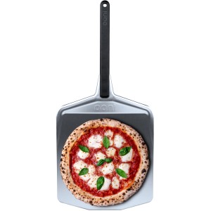 Ooni Pizzaschieber 12 Zoll mit Pizza, Grillutensil aus Aluminium.