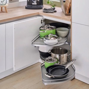 Kesseböhmer LeMans II Silbergrau Rechts 450 mm Eckschrankbeschlag mit ARENA Classic Tablaren