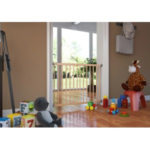 Dolle Kindersicherheitsgitter Svea aus Holz, variabel einstellbar, montiert im Türrahmen.