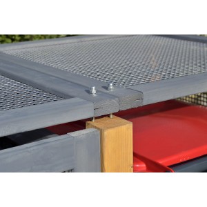 Detailansicht der Gaspo Müllbox Kirchdorf II aus Holz/Alu für 2 Mülltonnen bis 240L.