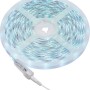 Aufgerolltes 10 m LED-Flexband RGB mit Fernbedienung. LED-Streifen mit Anschlusskabel.