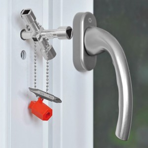 Knipex Profi-Key 90 mm für Absperrsysteme, eingesetzt in Fenstergriff. Zange mit Bit-Einsatz und Adapter.
