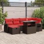 7-teilige Garten-Sofagarnitur aus braunem Rattan mit roten Kissen und Tisch.