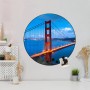 Runde, schwarze Magnettafel mit Golden Gate Bridge Motiv als Wanddekoration.
