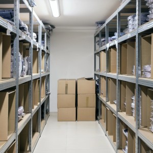 Eckregal Werkstattregal mit 5 MDF-Platten, belastbar bis 750 kg, zur Lagerung in Werkstatt oder Keller.