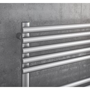 Ximax Badheizkörper Tec Edelstahl, Detailansicht der horizontalen Heizrohre.