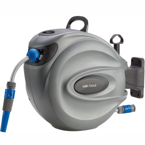 LUX Wandschlauchbox-Set mit 30 m Schlauch, grau, zur Gartenbewässerung. Schlauchwagen mit Aufrollmechanik.