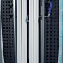 Zusammengeklappter Leifheit Bügeltisch AirBoard Compact M Plus, platzsparend verstaut.