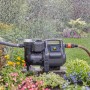Gardena Haus- und Gartenautomat 3500/4 im Einsatz zur Gartenbewässerung.
