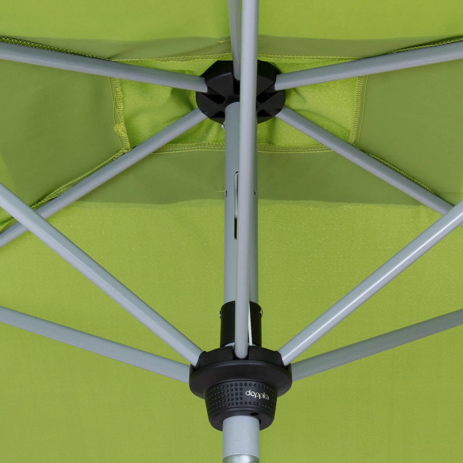 Detailaufnahme des Doppler Marktschirms Active in Grün, zeigt Kurbelmechanik und Gestell.