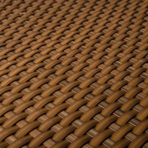 Detailaufnahme: Hellbrauner NYVI Balkon Sichtschutz aus Polyrattan, geflochtene Optik.