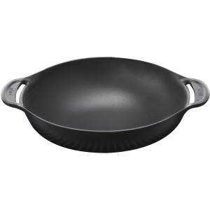 Schwarzer Weber Crafted Wok (5,7 l) aus Gusseisen für Grillutensilien.