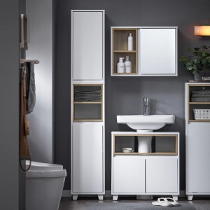 Schmaler, weißer SoBuy Hochschrank BZR147-W mit zwei Türen und Fächern als Teil eines Badmöbel-Sets.
